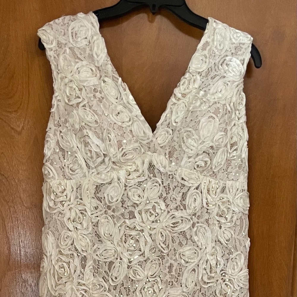 Marina Size 16 White/Gold Long Dress
